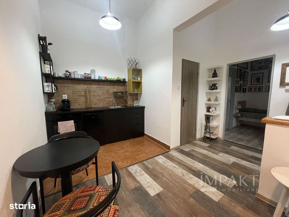 Apartament cu 3 camere, zona centrală-UMF