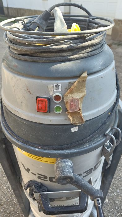 Индустриална прахосмукачка Lavina