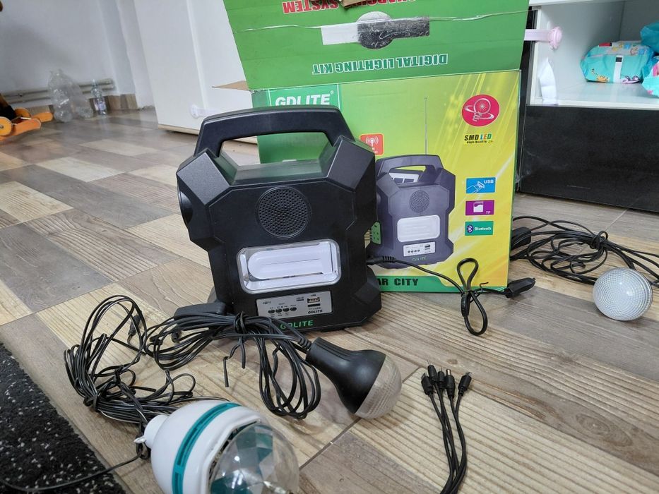 Kit solar portabil USB ,Card , Bluethoot , radio FM ,l