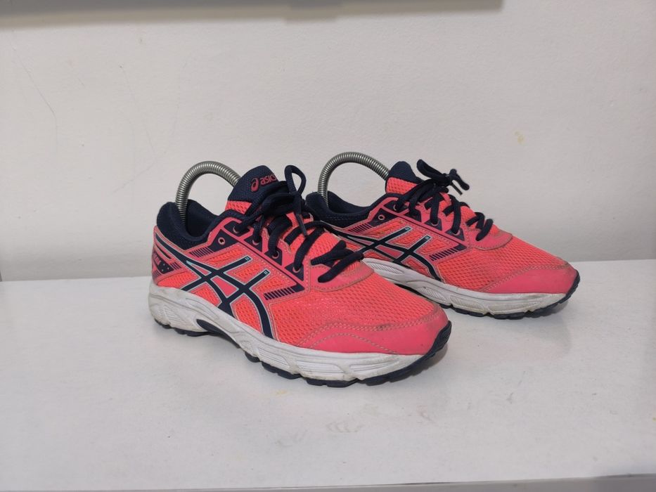 Asics обувки номер 37.5