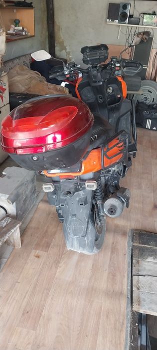 Продам скутор 175куб