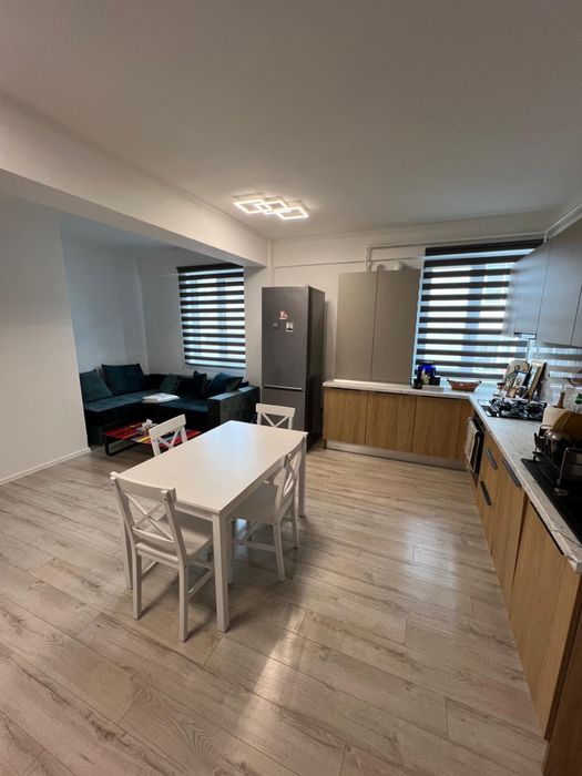 Ofer spre închiriere apartament cu 2 camere pe Bulevard