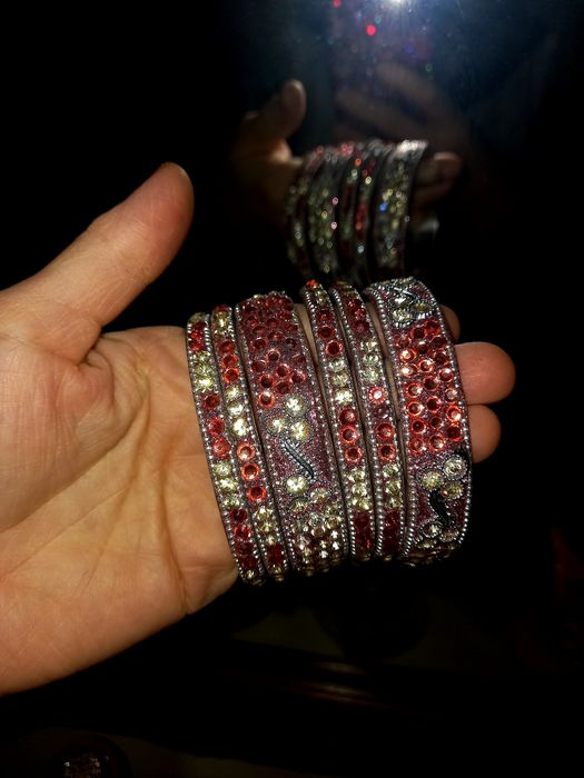 Yengi. Koyne lozim sharf braslet.