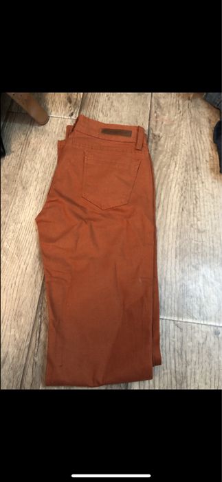 Женские джинсы.