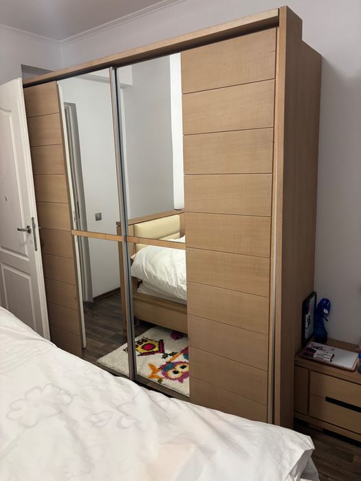 Dormitor cu pat matrimonial