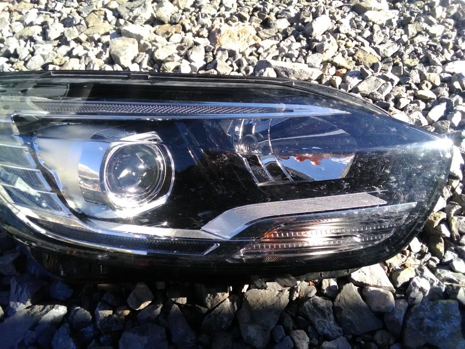 Фар за Рено Сценик 2016-2020г