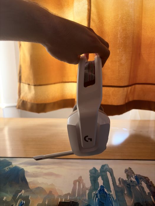 Casti gaming logitech g733