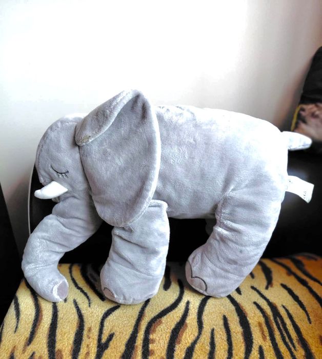 Плюшена играчка слонче