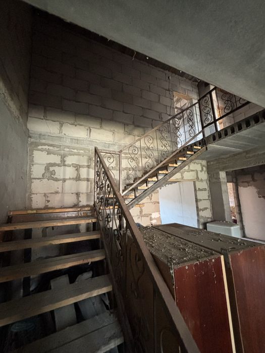 Продам коттедж недостроенный