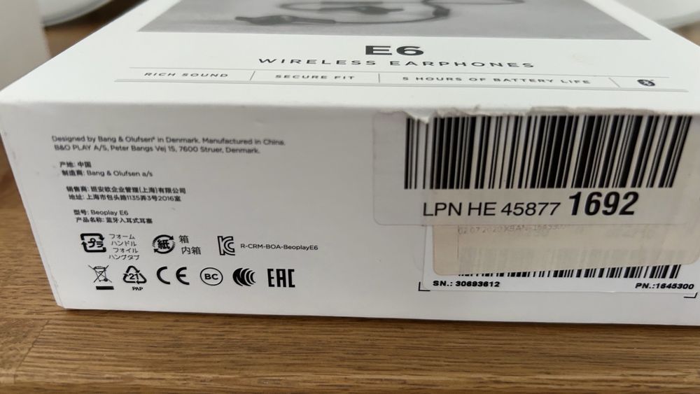 B&O casti beoplay E6 wireless