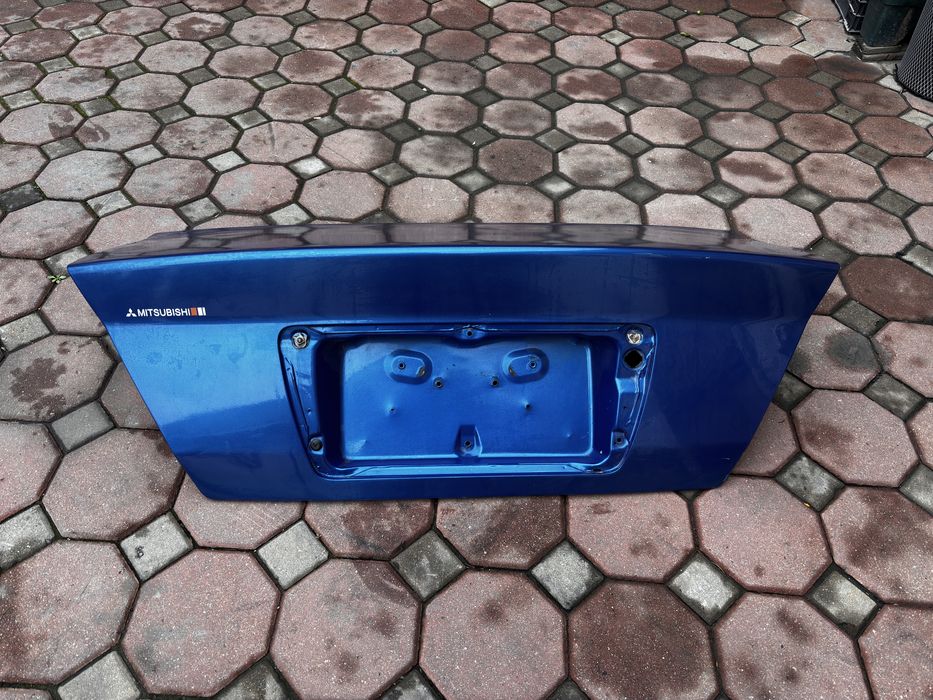 Крышка багажника mitsubishi mirage