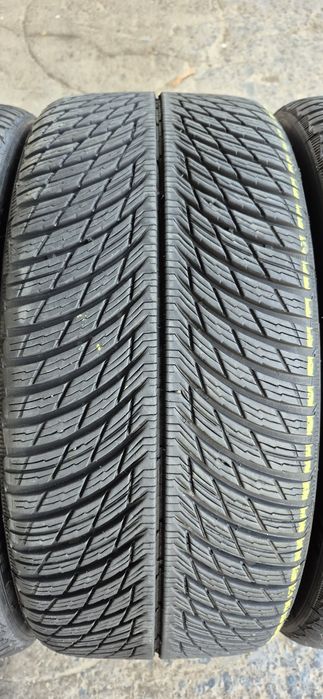 4 anvelope iarna ca si noi Michelin 245/35/20.Pretul este pe bucata.