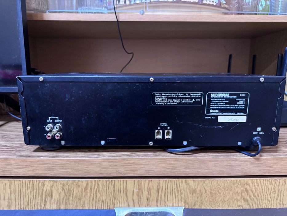 касетофон (tape deck) Universum C46011.