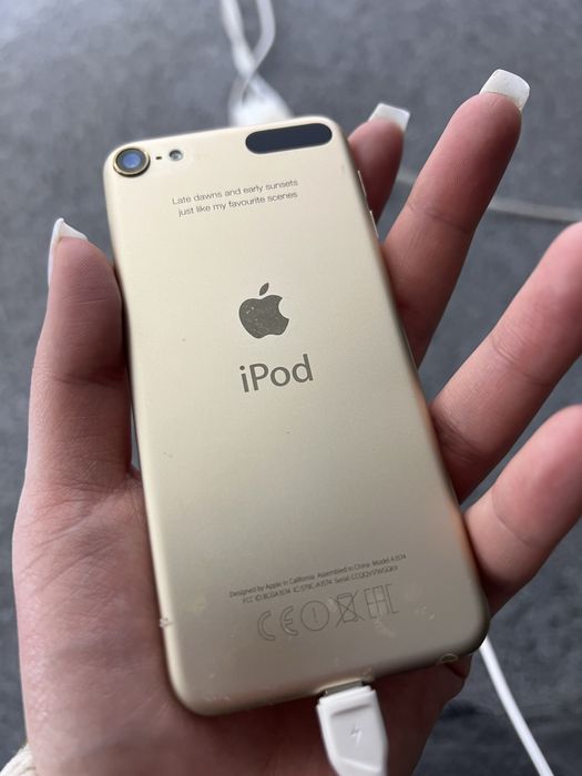 Продам ipod touch 6