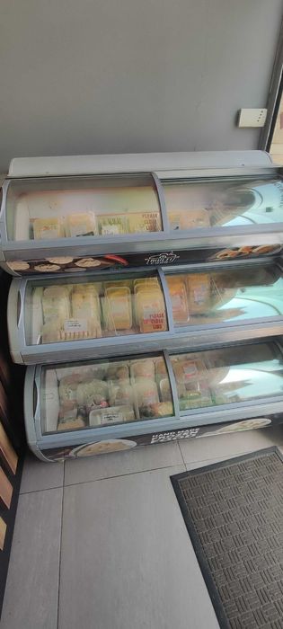 Фризерна витрина тройка