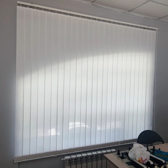 Ролл штор, Жалюзи