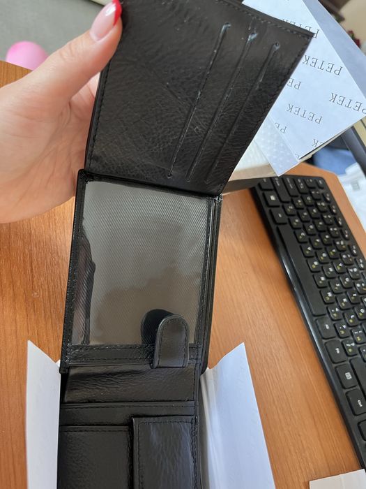 Оригинални портмонета от естествена кожа Petek с кутия