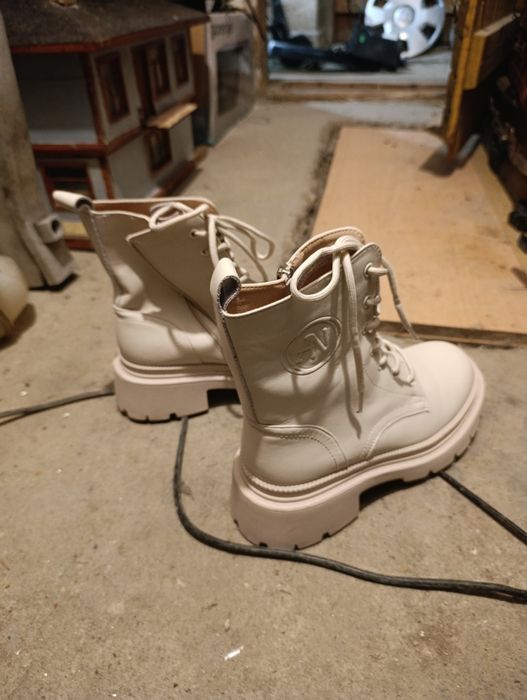 Дамски боти, като  нови