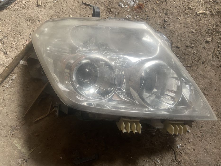 Продам фары Nissan