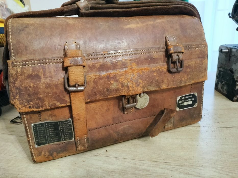 Telefon portabil militar