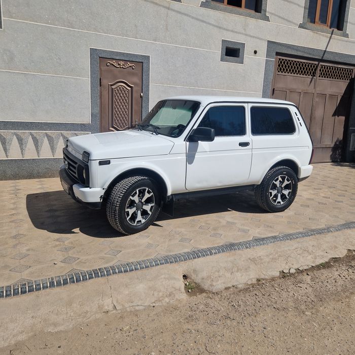 Niva urban sotiladi 120 mln 2019 yil