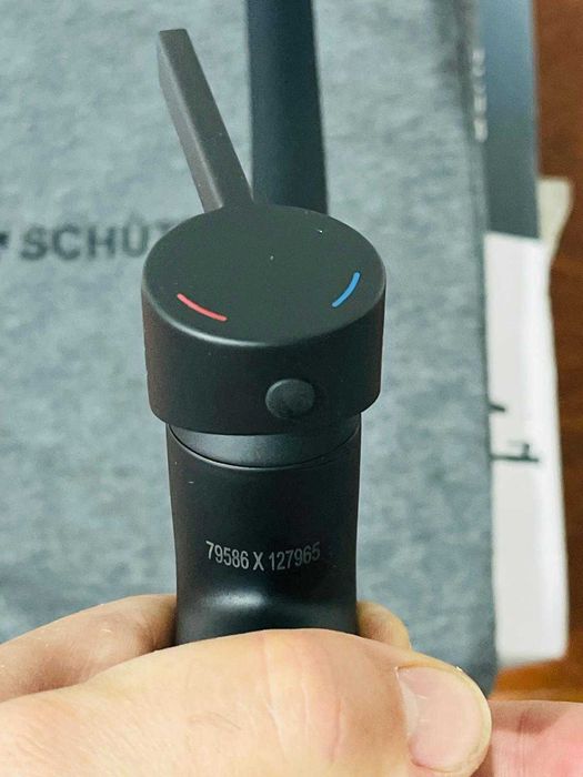 Robinet flexibil SCHÜTTE GLASGOW negru pentru chiuvetă