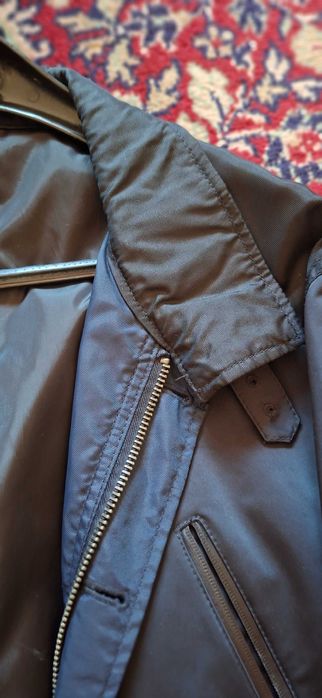 Geaca neagra marca Zara, aproape noua.