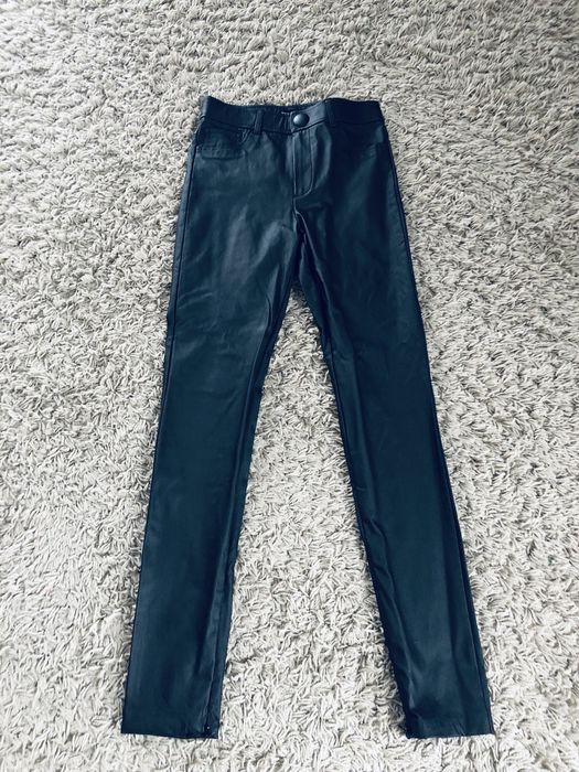 Pantaloni Zara/ noi/mărimea S