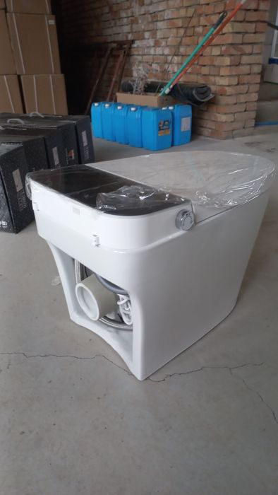Продам смарт унитаз Intelligent Toilet