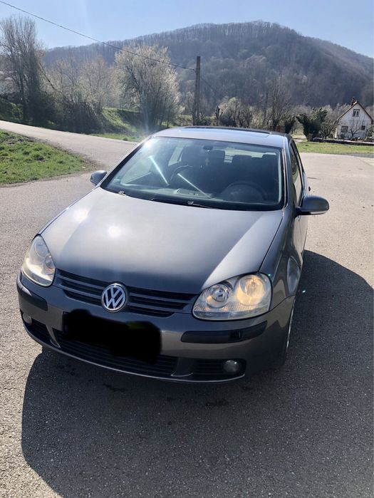 Vand Golf V 1.9 TDI - proaspat vopsit