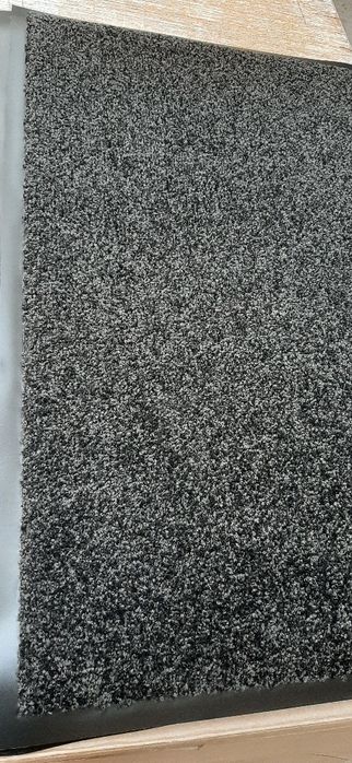 Изтривалка с гумирана основа. Високо качество. Произход Холандия.