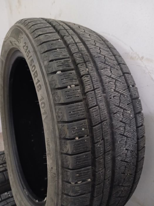 Покрышка 235/50 R18