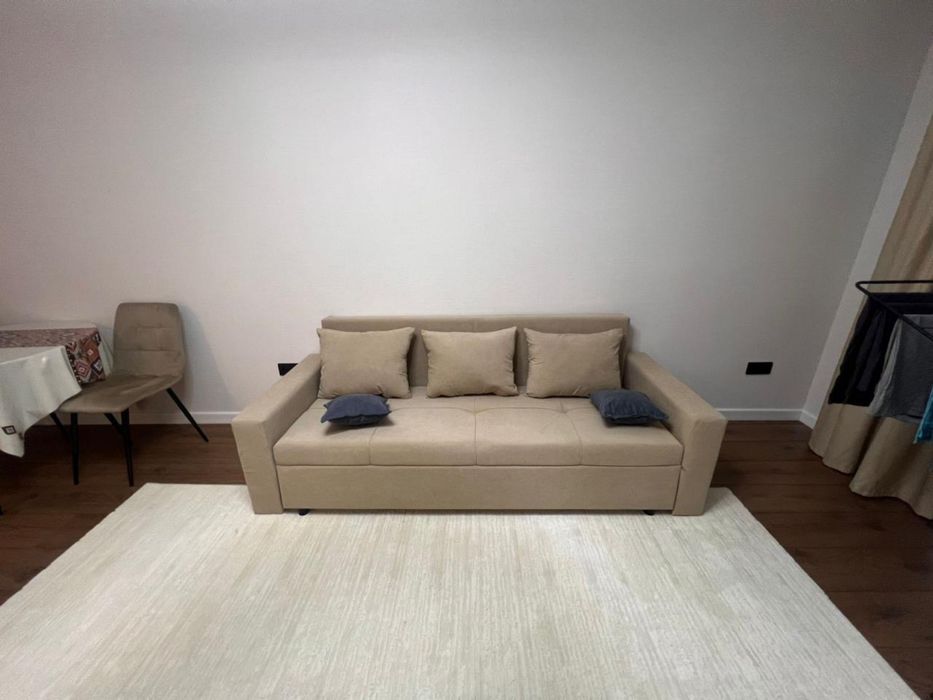 Продам диван, стоит в жк бухар жырау