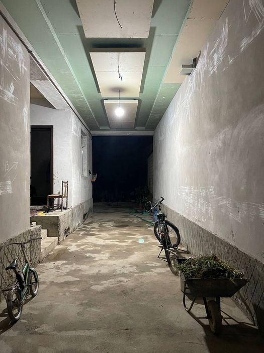 Уй сотилади 4 сотук киров олмазор махаллада