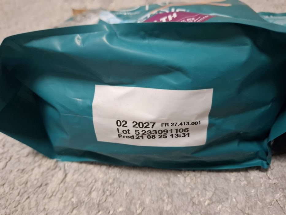 vand mâncare pisici