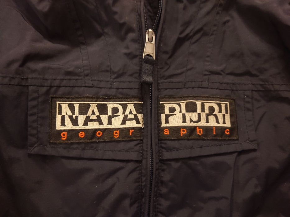 Geaca Napapijri, culoare navy, matlasată, 7-8 ani