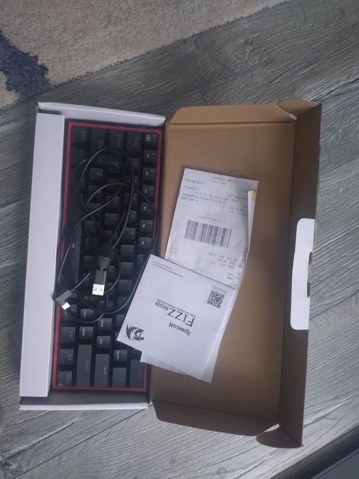Vând tastatura Red dragon