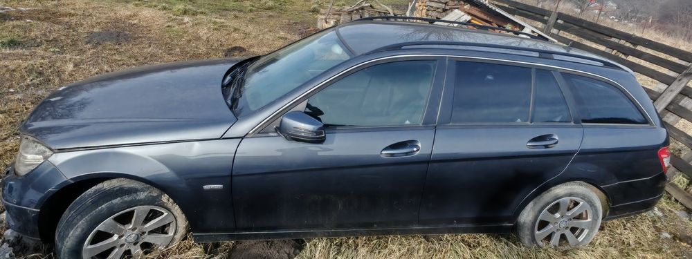 Vând Mercedes c180 benzina