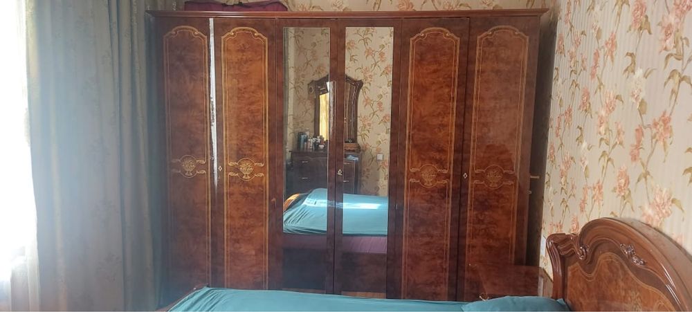 Спальный гарнитур