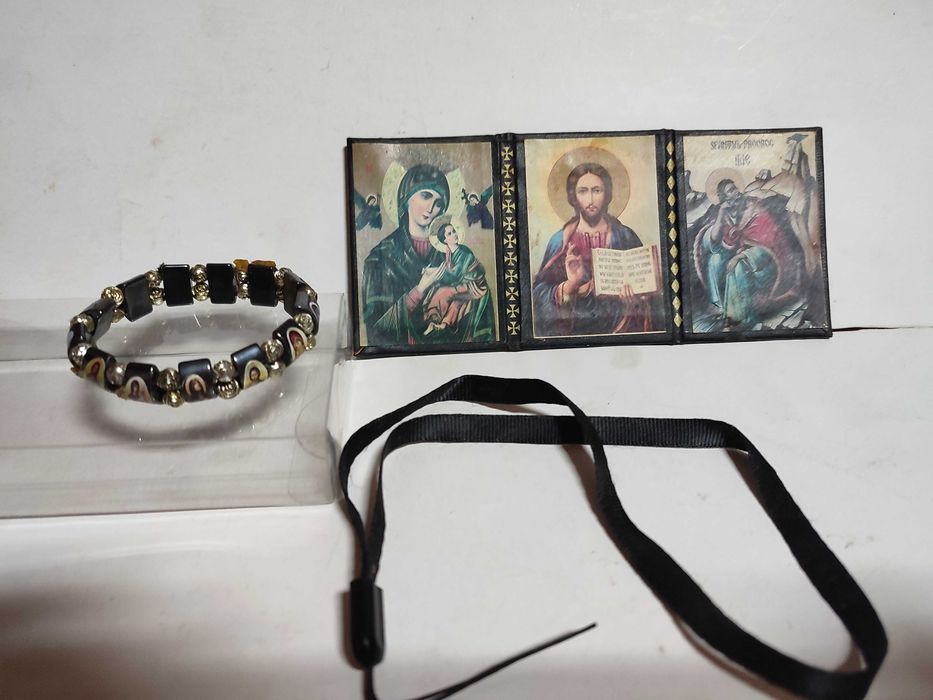 Tematica religioasa : obiecte, vederi, etc.