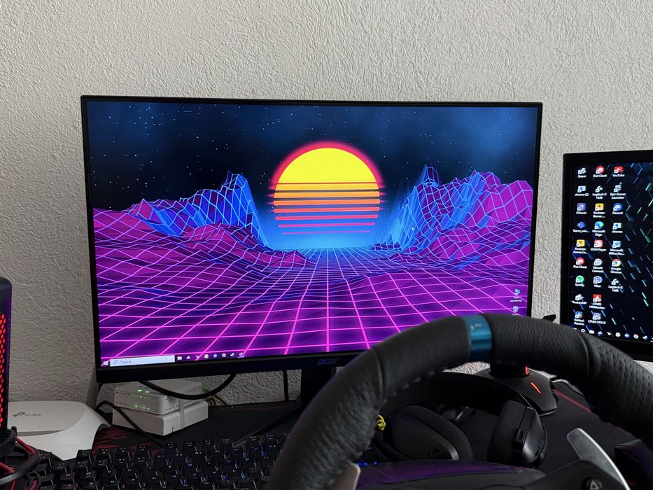 Геймърски комютър с периферия