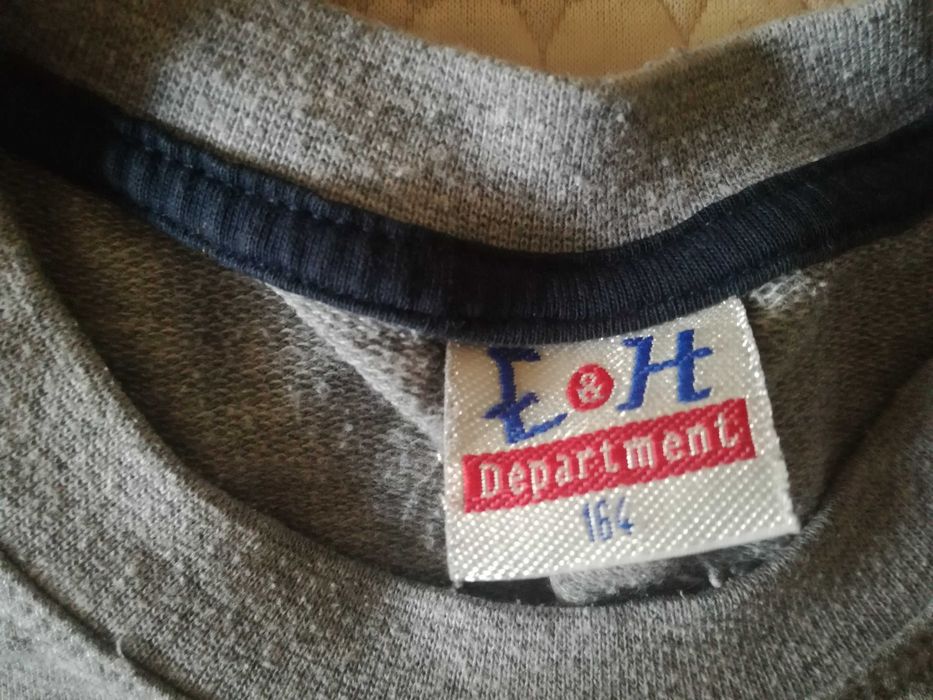 Продавам детска фланелка с дълък ръкав с надписи