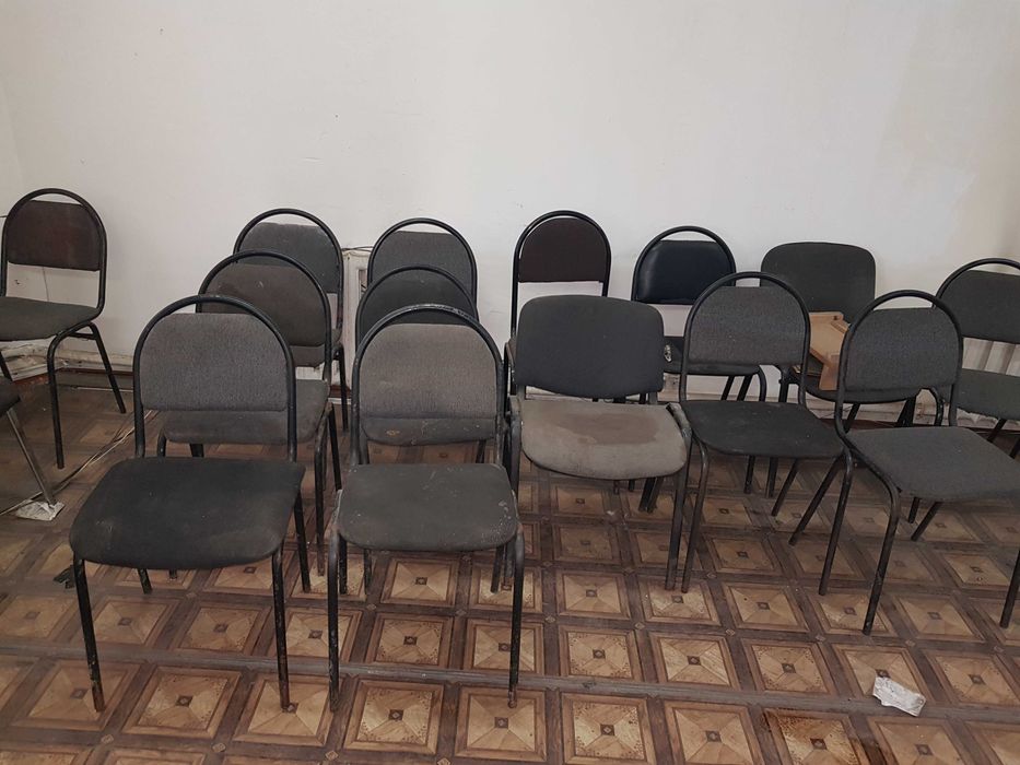 Стулья офисные б/у