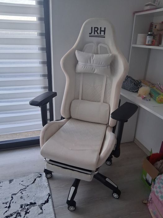 Scaun gaming 500 lei