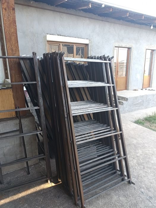 Двухъярусная кровать