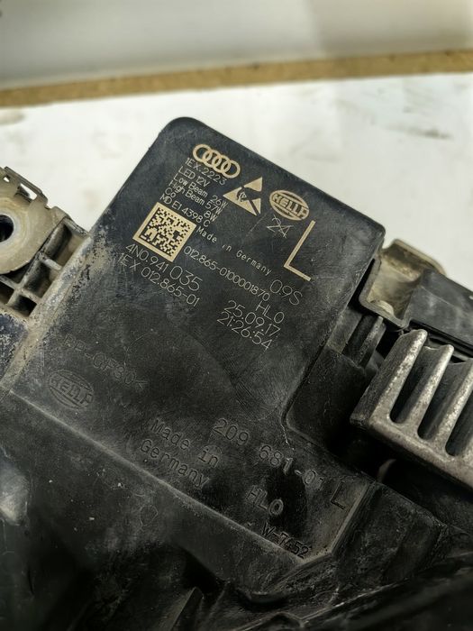 Ляв фар MATRIX AUDI A8 / Ауди А8 2017г Със Забележка