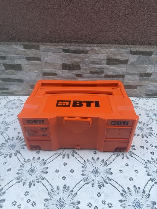 акумулаторен безчетков перфоратор на BTI