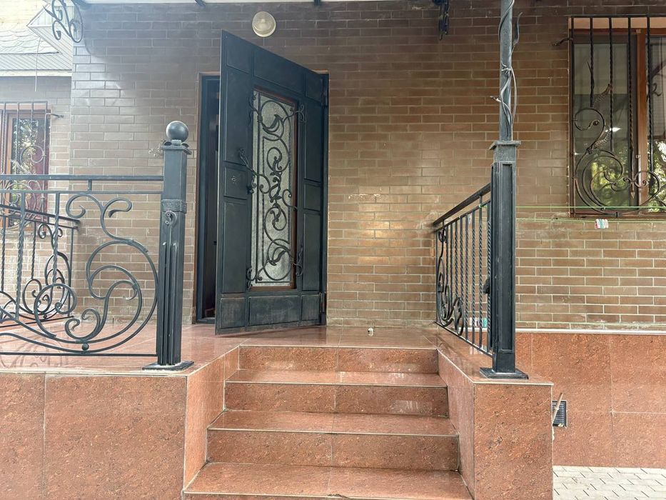 Pushkin metro yaqini Mirzo Ulug'bek tumanida ijara kvartira bor