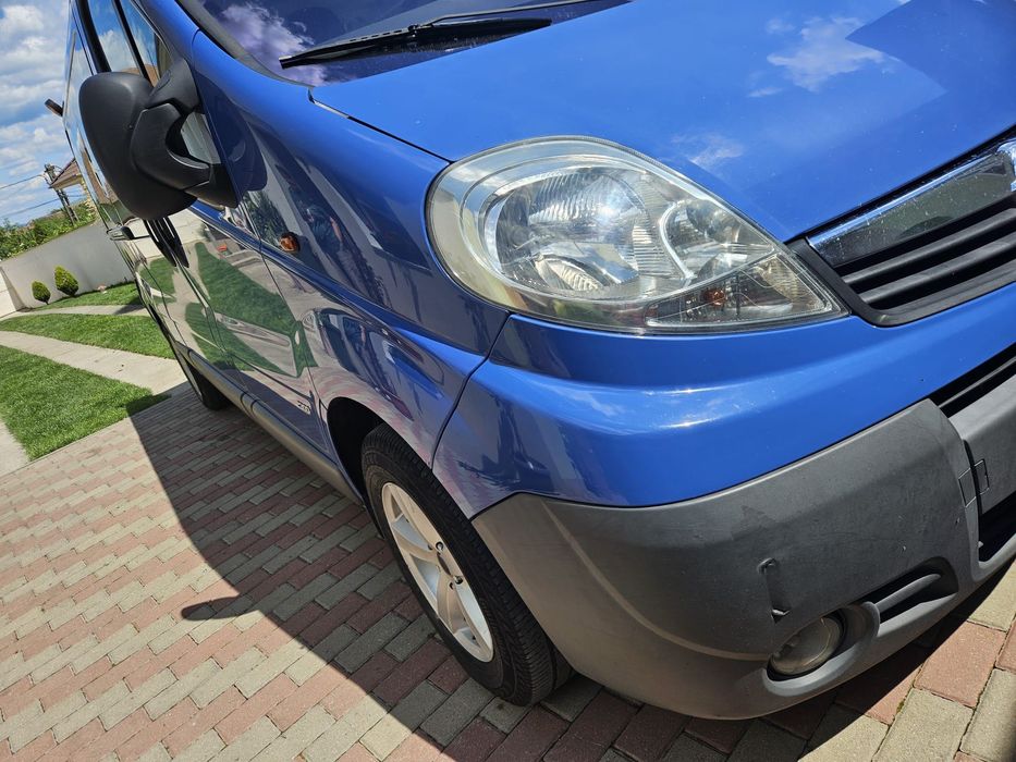 Opel Vivaro 8+1 L2H1