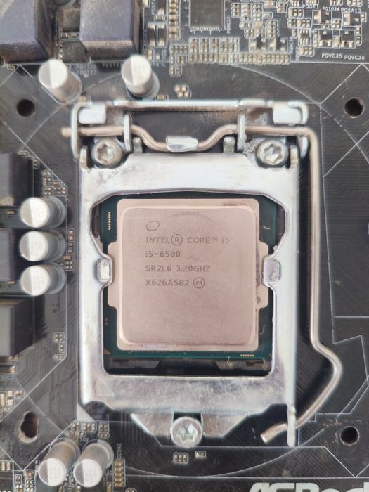 Материнская плата ASRock